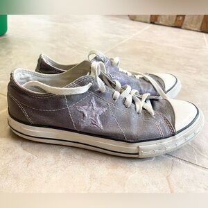 Awesome Converse glitter sneakers!